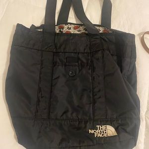 Black NORTH FACE bag